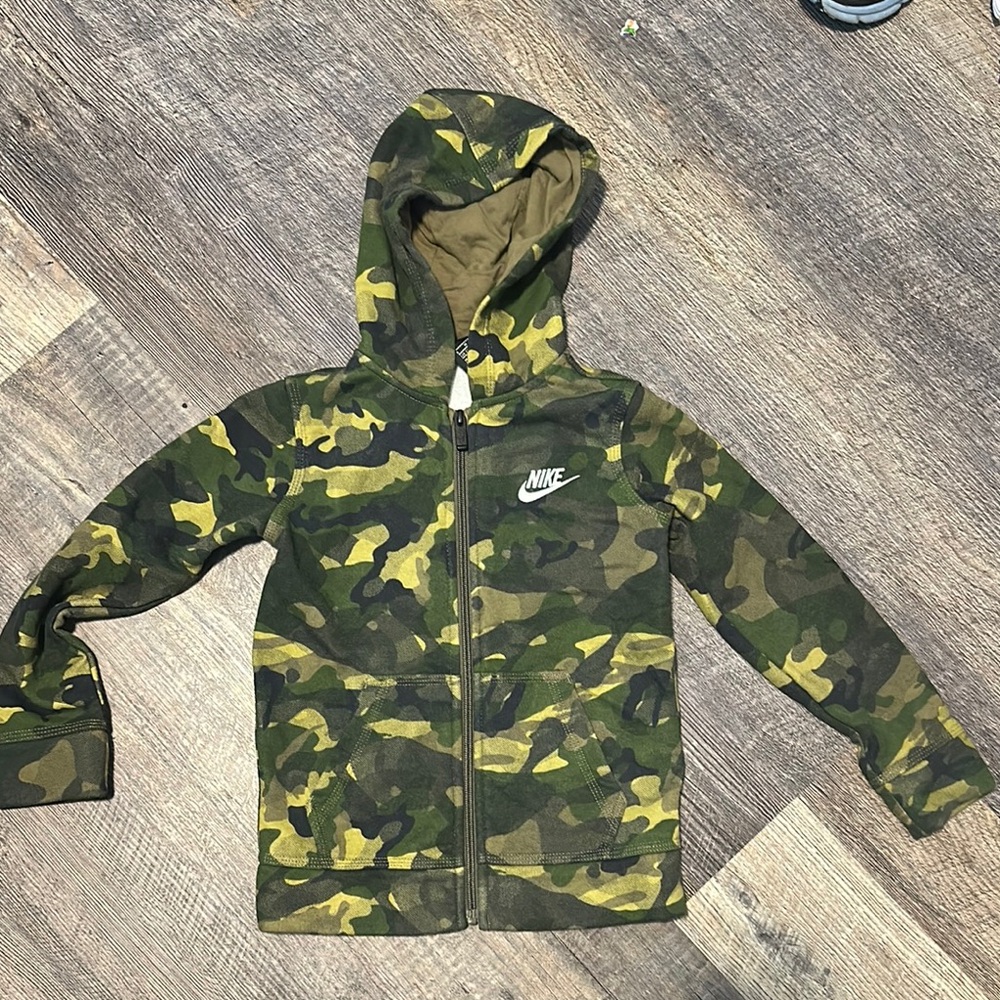 Nike Green Camouflage Zip-Up Hoodie